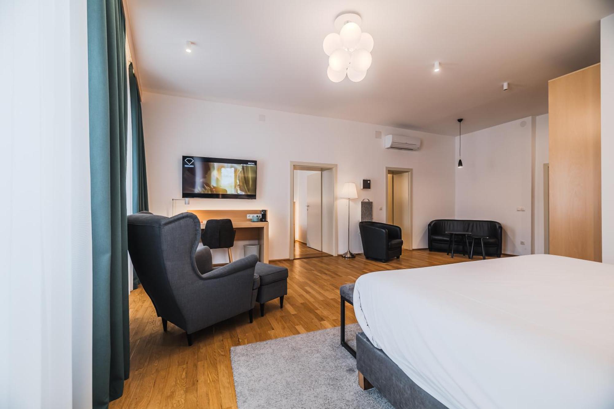 Hotel Casa Luxemburg- Newly Renovated Сибиу Екстериор снимка